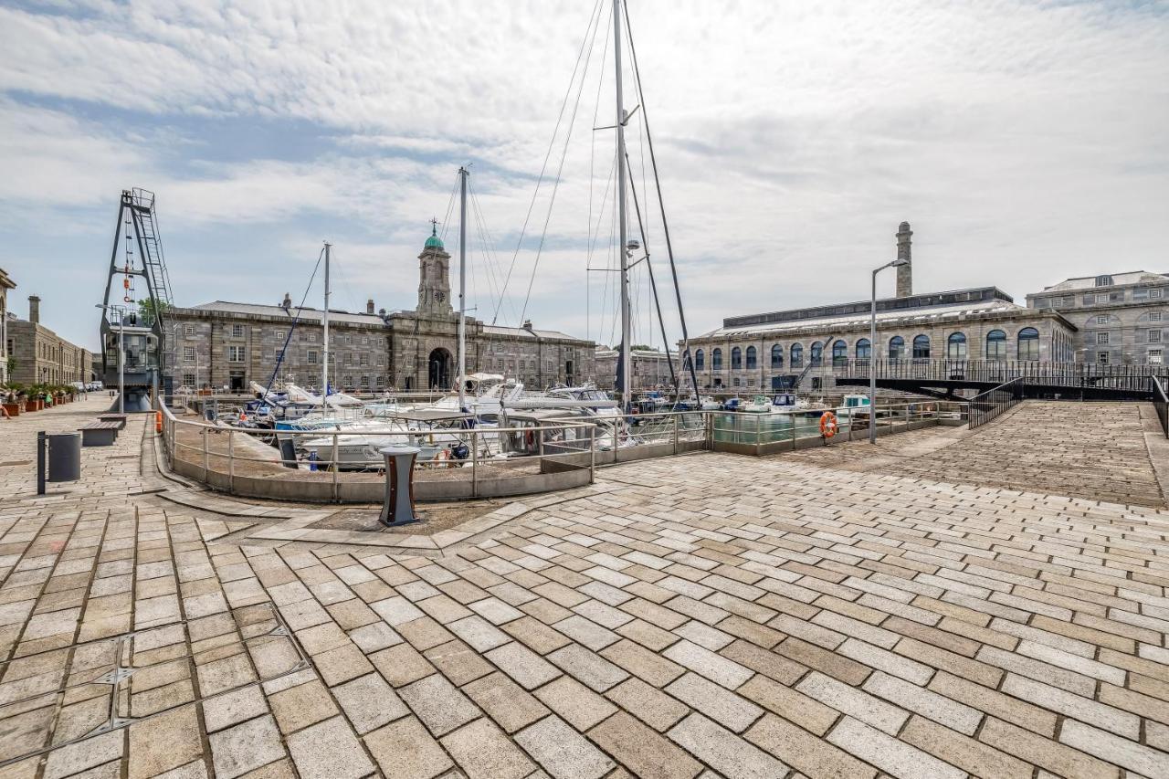 Luxury 2 Bed Apartment In Historic Royal William Yard Plymouth Bagian luar foto