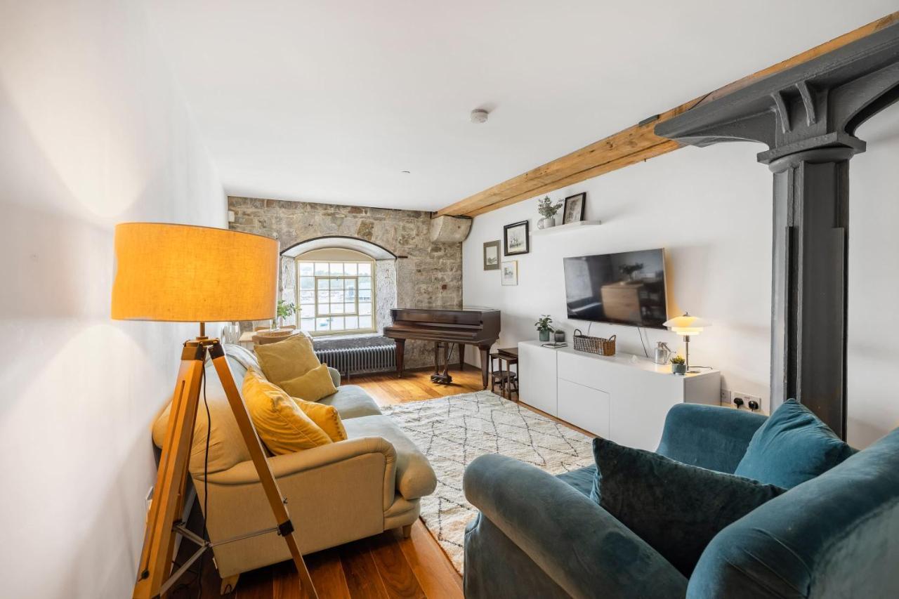 Luxury 2 Bed Apartment In Historic Royal William Yard Plymouth Bagian luar foto