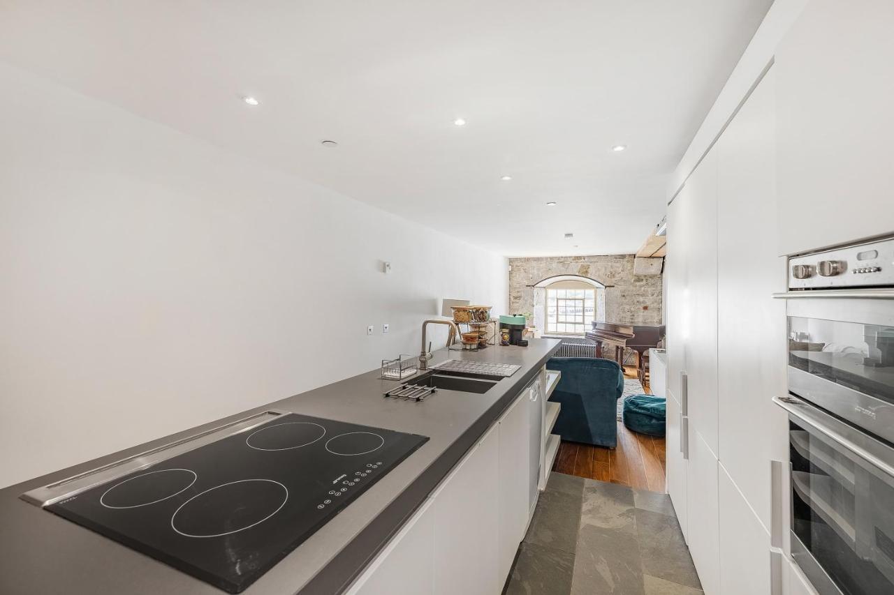 Luxury 2 Bed Apartment In Historic Royal William Yard Plymouth Bagian luar foto