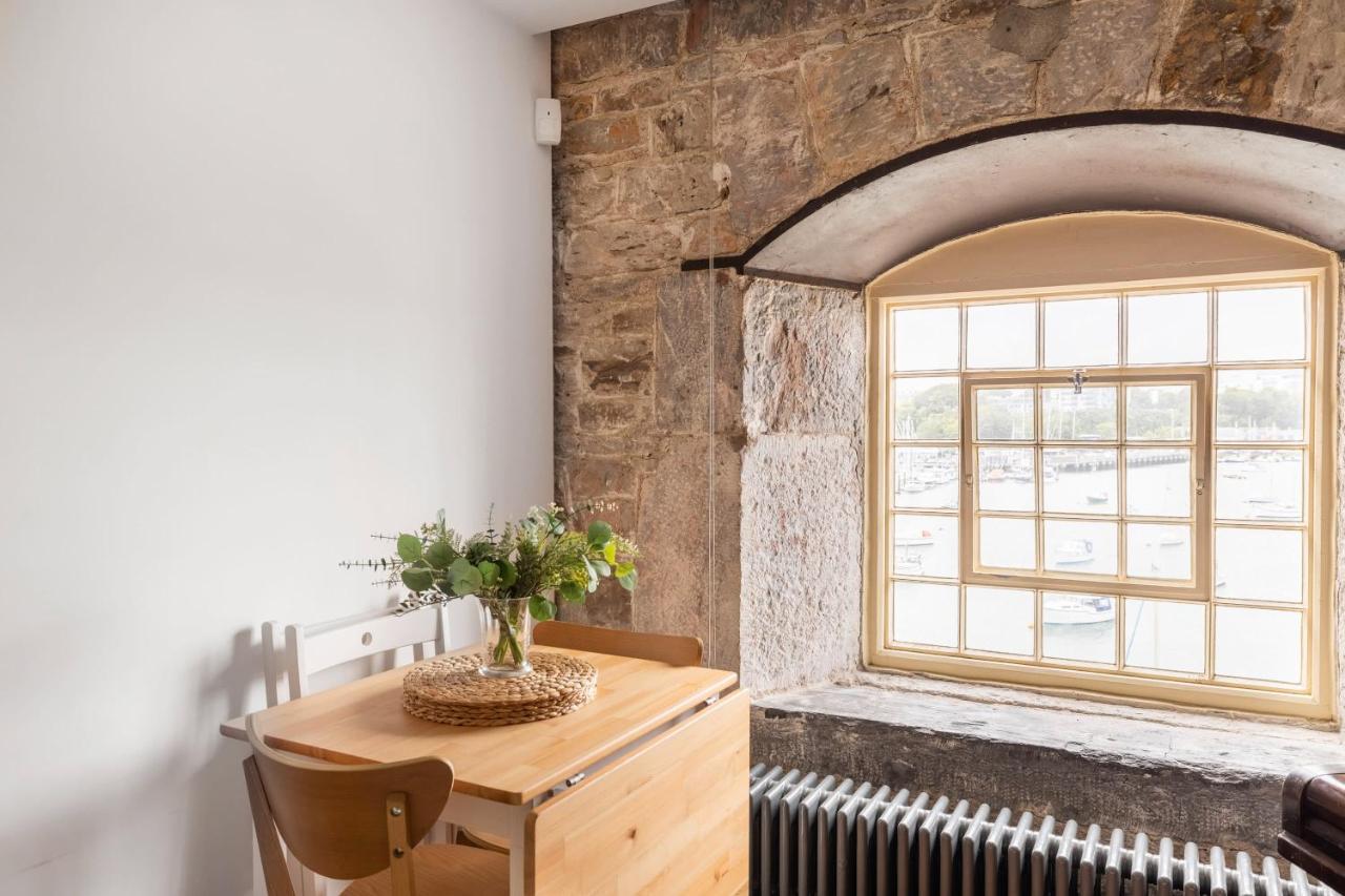 Luxury 2 Bed Apartment In Historic Royal William Yard Plymouth Bagian luar foto